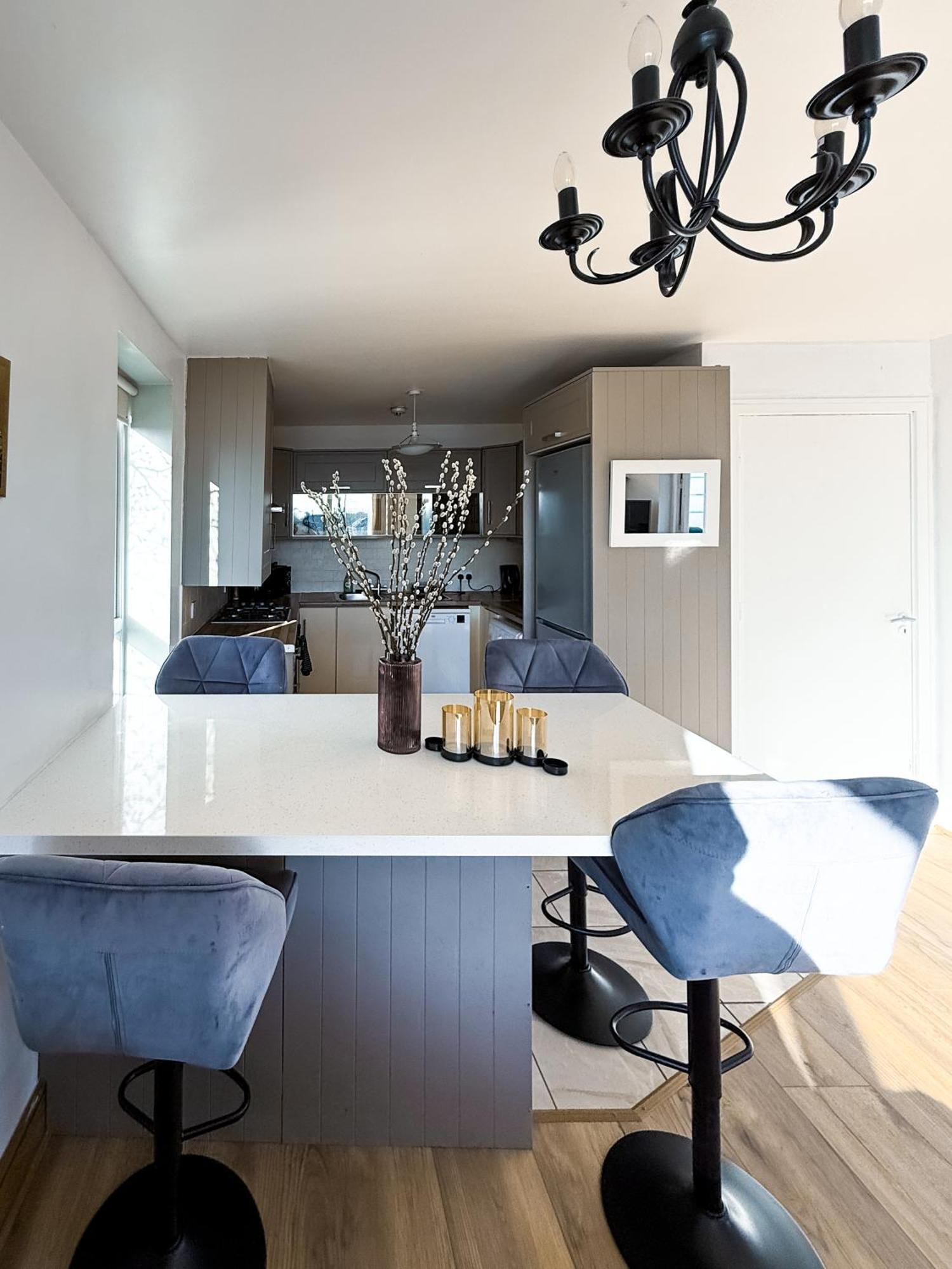 Skyview Retreat Spacious Comfort Lucan Eksteriør billede